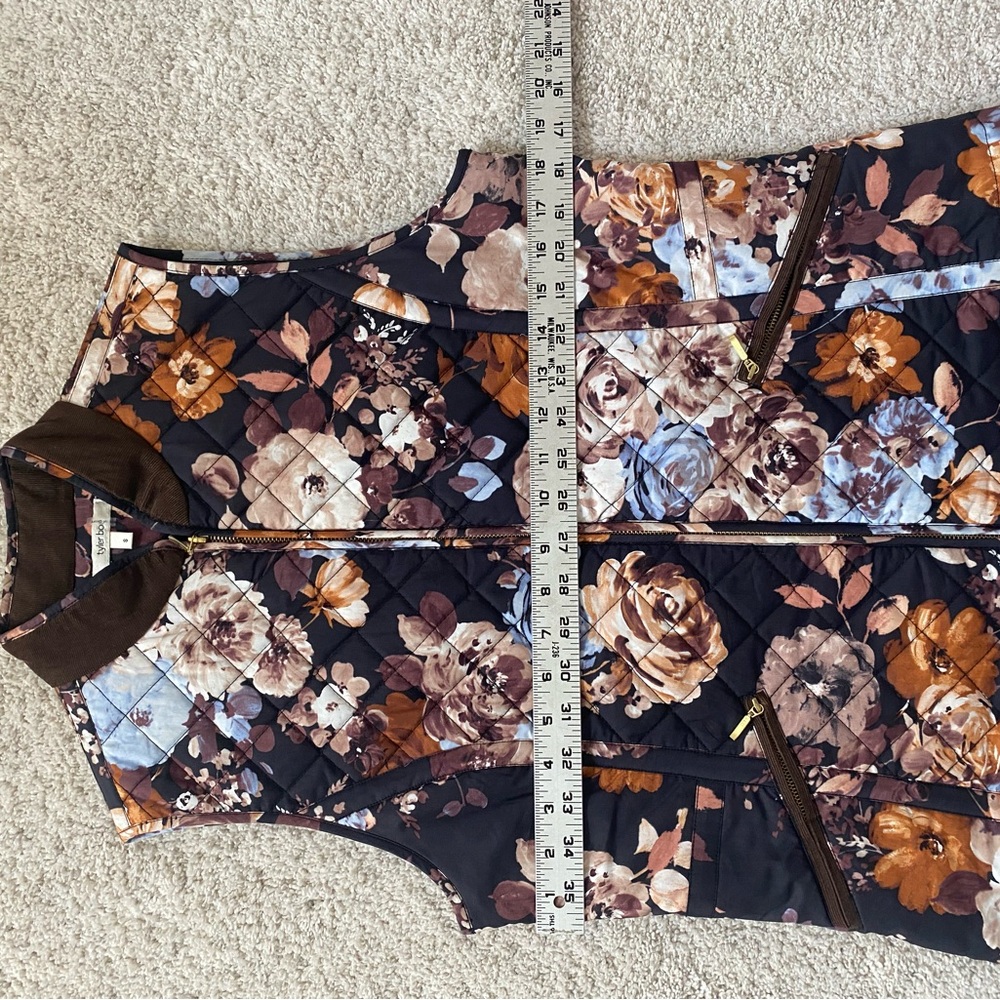 Tyler Boe Floral Quilted Vest - Picture 7 of 8